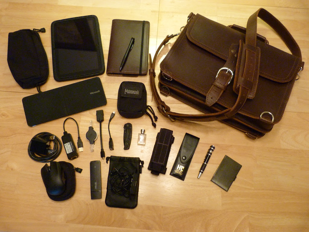 Noise cancelling earbuds