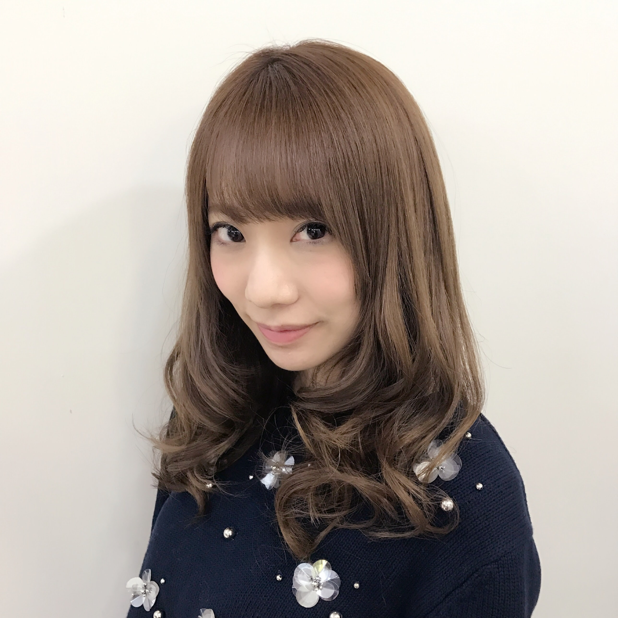 人気な髪色 ブリーチなしで柔らかベージュカラーにする方法 ミネコラ質感矯正 などヘアケア トリートメントに特化した渋谷の美容室セルサスの公式サイトです