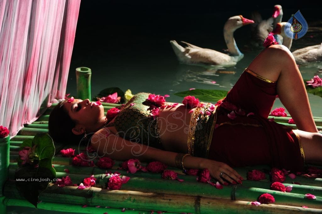 Sheena Shahabadi Photo Shoot