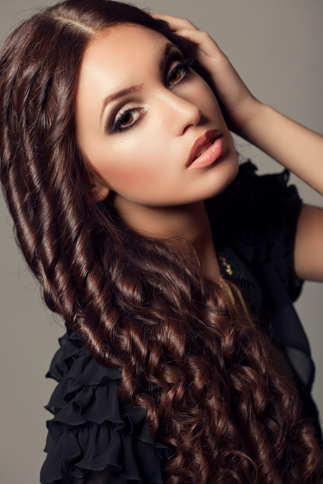 30 Best Curly Hairstyles For Women - The WoW Style