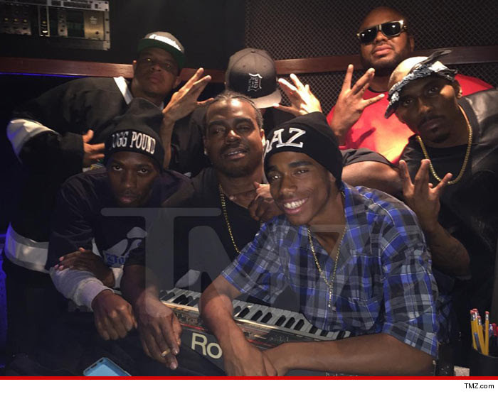 0907-straight-outta-compton-2-MAIN-TMZ-02