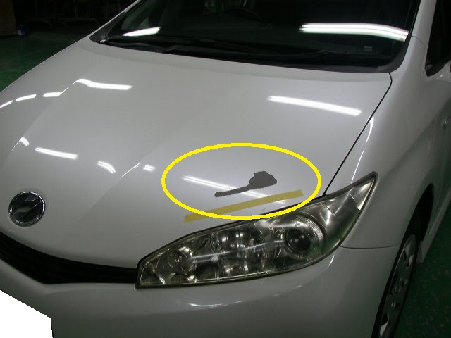 トヨタ ウィッシュ 色が剥がれたボンネットの板金修理 東京都 青梅市 車の板金塗装 キズ ヘコミ 事故車修理の新生自動車 東京青梅市