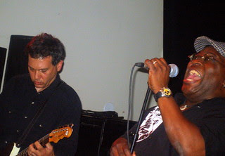 BARRENCE WHITFIELD & THE SAVAGES