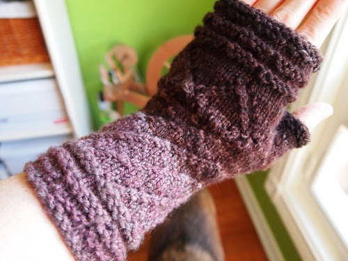 OLYMPeu Bourgeons mitts, size S, merino-yak worsted weight handspun yarn