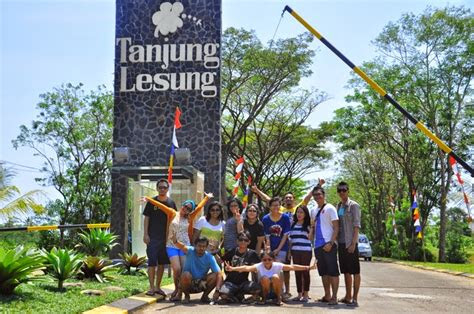 paket wisata tanjung lesung  hari  malam dn