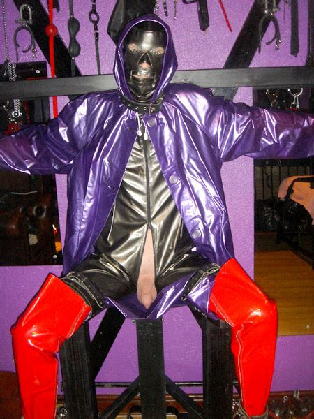 You can remove the straps and use the baby base as a floor seat too . Mistress Tania