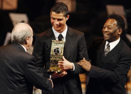 El Madrid pide a la FIFA que Blatter rectifique con Cristiano
