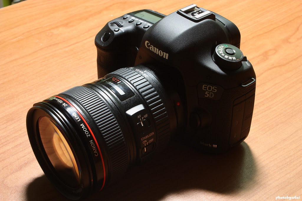2012.7.23 Canon EOS 5D Mark III Unboxing 