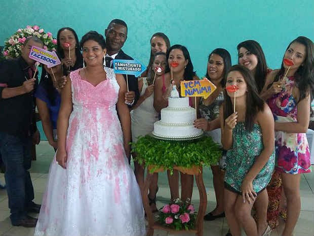 Noiva manchada Pirapetinga MG festa  (Foto: Adiliane Mattos/Arquivo pessoal)