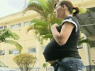 Nine month pregnant Suellen spent the night in jail for delinquent child support payments
