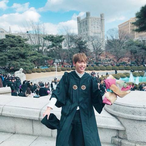 ì°ìì¸ íëíë©° ëíêµ ì¡¸ìí ìì´ëë¤ | ì¸ì¤í°ì¦