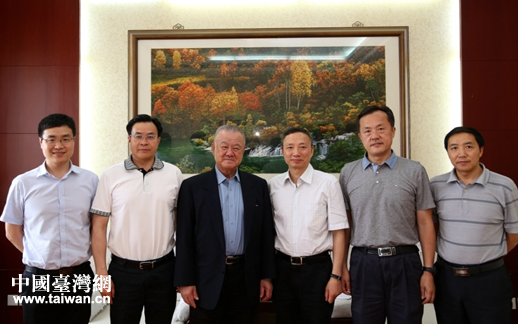 åå·çå°åä¸»ä»»å'¨æè°¦ä¼è§å°ç»éå¢è'£äºé¿æä¼¯ä¸° ä¸­å½å°æ¹¾ç½'