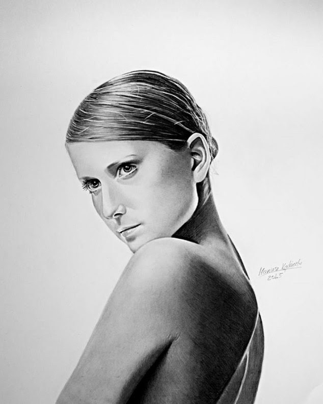 Artista sin brazos Mariusz Kedzierski