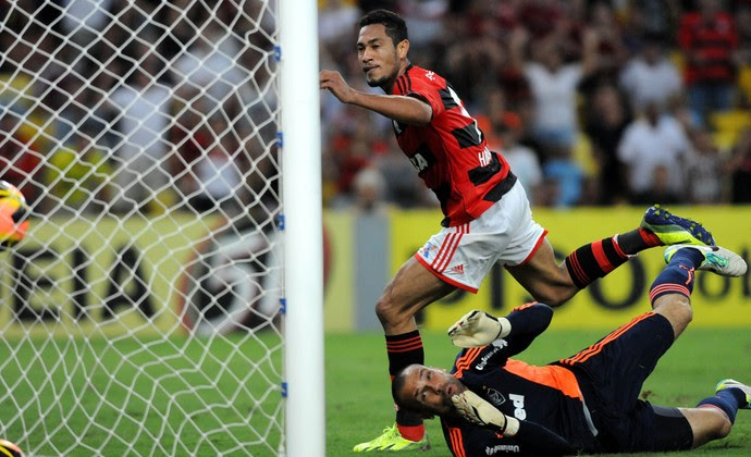 Hernane gol Flamengo x Fluminense (Foto: André Durão / Globoesporte.com)