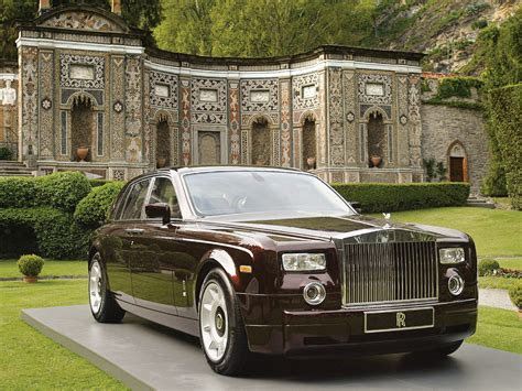 harga mobil rolls royce  indonesia