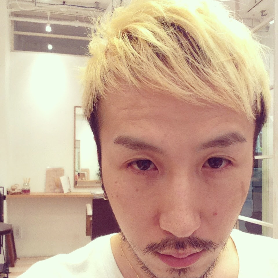 日本人でも白い髪になれる 本気で髪を白くした結果 表参道のlomaliaで働く美容師 ヘアメイク泉脇崇 ワッキー のブログ