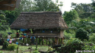 Comunidad de Santa Marta en el Amazonas de Perú