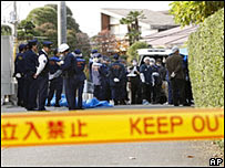 警察在攻擊現場調查