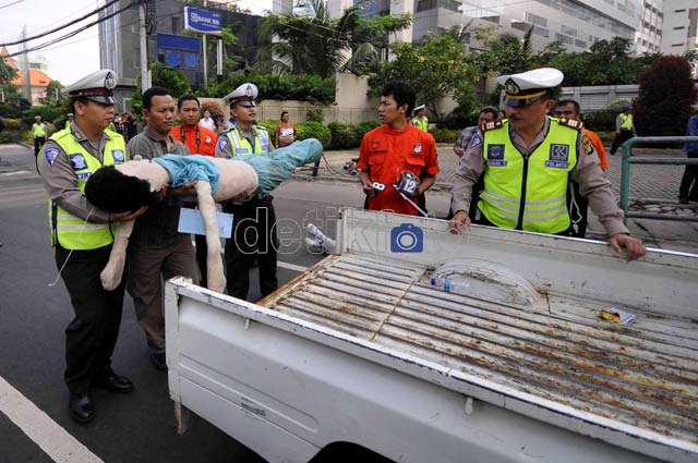 Polisi Gelar Rekonstruksi Xenia Maut