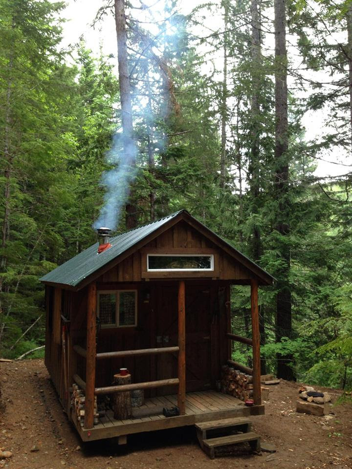 i haz a tiny cabin in the woods!