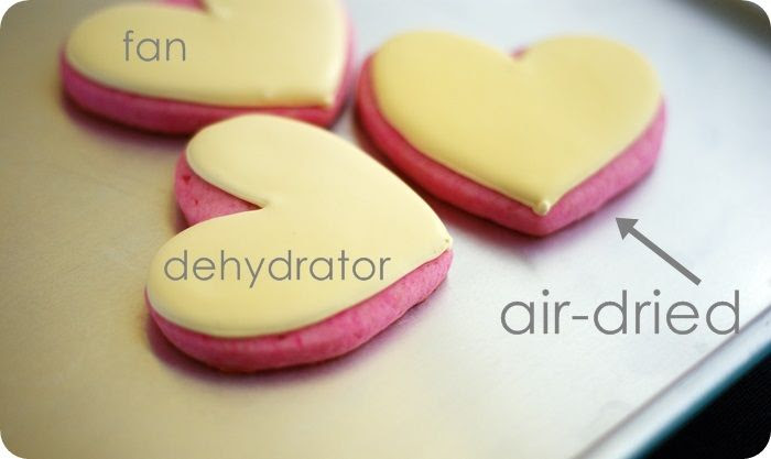how to make royal icing on cookies SHINE...comparing 3 drying techniques :: bake at 350 blog 