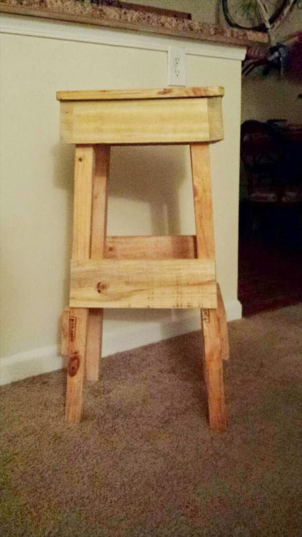 DIY Pallet Wood Stool | Pallet Furniture Plans