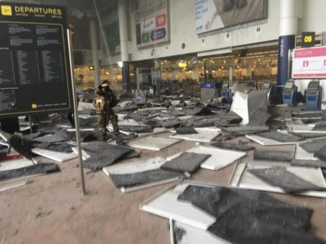 Live: Εκρήξεις στο αεροδρόμιο των Βρυξελλών! Νεκροί και τραυματίες - Εικόνες χάους