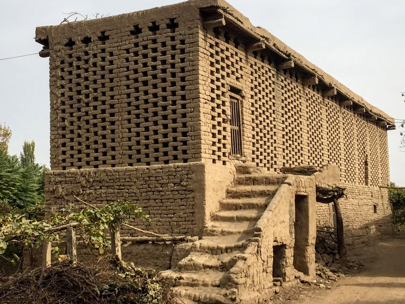 Ujғurchә Jәr Su Namliri һәққidә