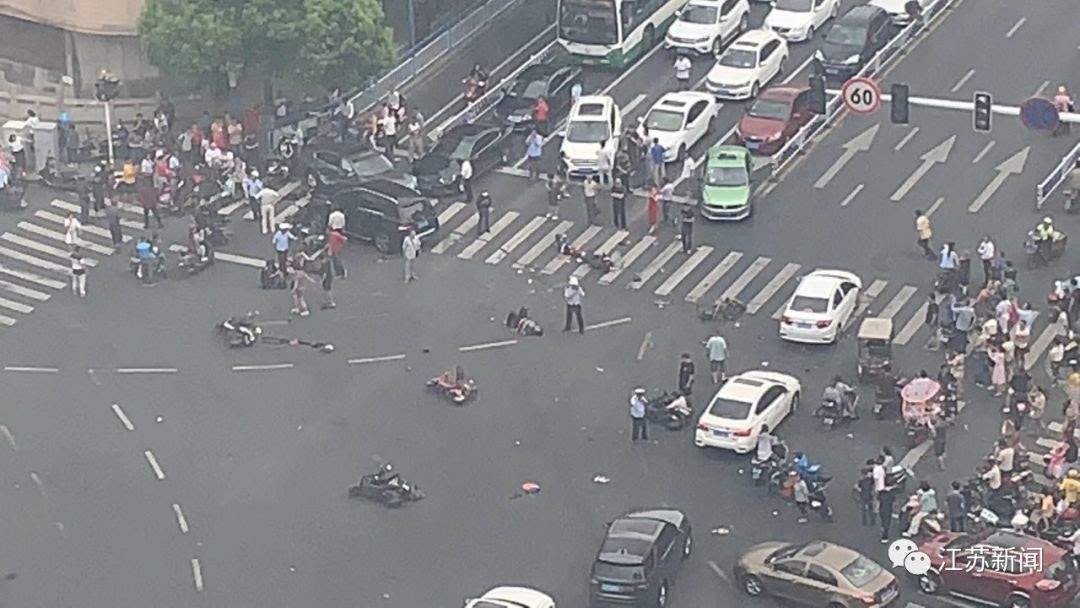 常州 7 17 交通事故追踪 事故伤者赔偿应由谁支付 肇事车车主拒绝接受采访 荔枝新闻