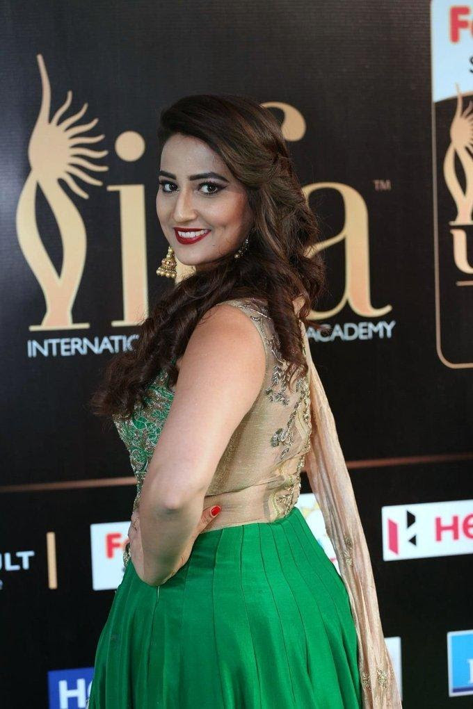 Telugu TV Anchor Manjusha At IIFA Awards 2017 In Green Dress