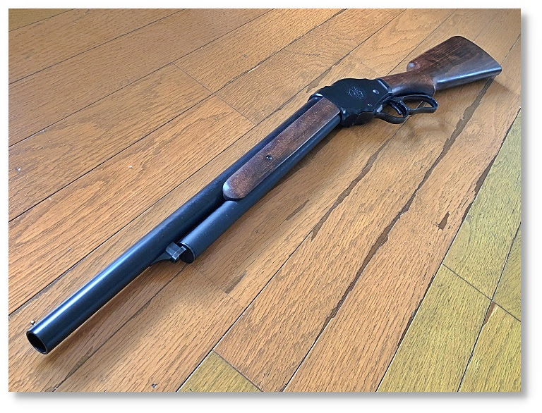 ブローニングの初期の作品のm17 ターミネーター２ でシュワちゃんがくるくる回していたエポックメイキングな銃