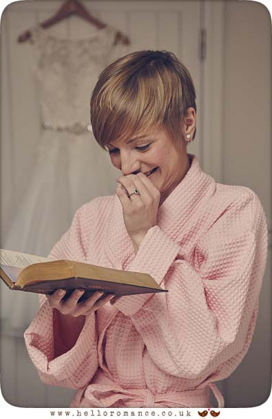 Bride's reaction to romantic gift from groom - www.helloromance.co.uk