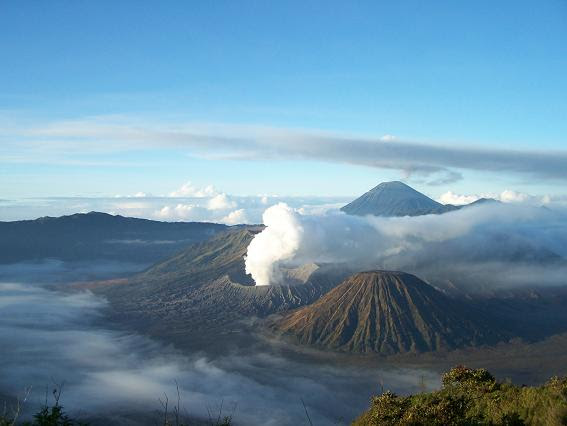 The image “http://yunan.or.id/wp-content/uploads/2008/05/bromo_view_penanjakan.jpg” cannot be displayed, because it contains errors.