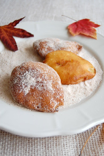 Pear fritters / Bolinhos de chuva com pêra