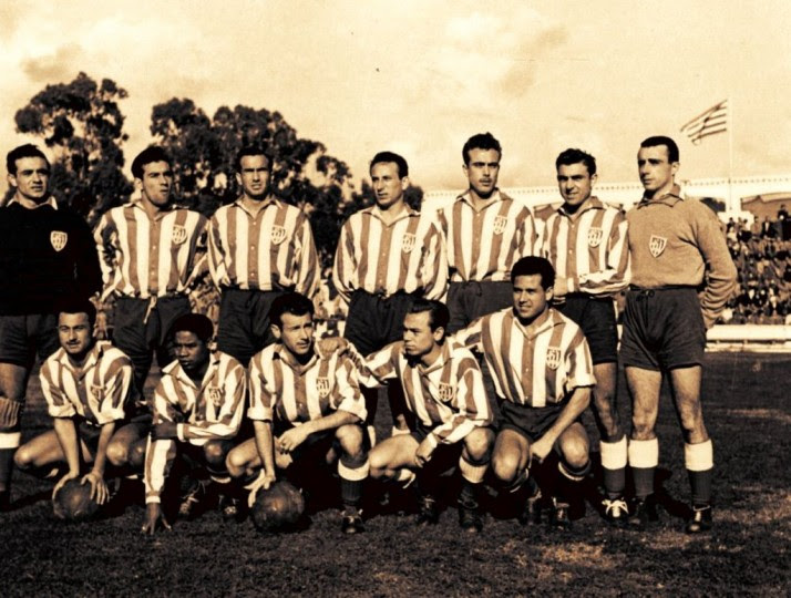 <p>Formación del Atlético de Tetuán que se enfrentó al Real Madrid, en el estadio Varela de Tetuán, el 6 de enero de 1952. </p>