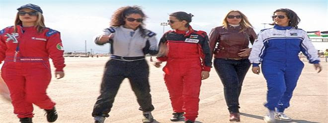 تعرف على أول فريق نسائى عربى في رياضة السيارات (صور و فيديو)