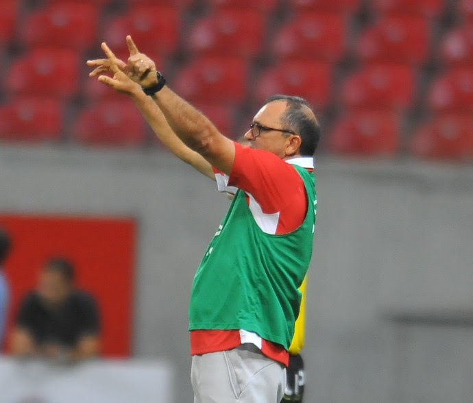 Levi Gomes comanda Náutico na partida contra o Piauí (Foto: Aldo Carneiro/Pernambuco Press)