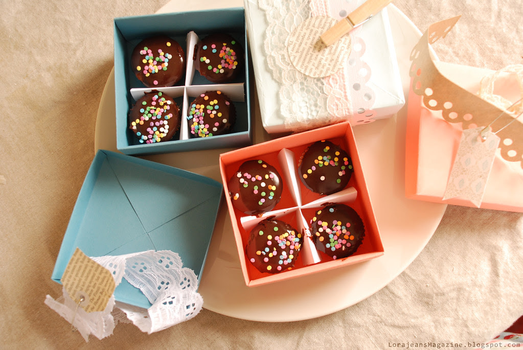 cupcakes in boxes
