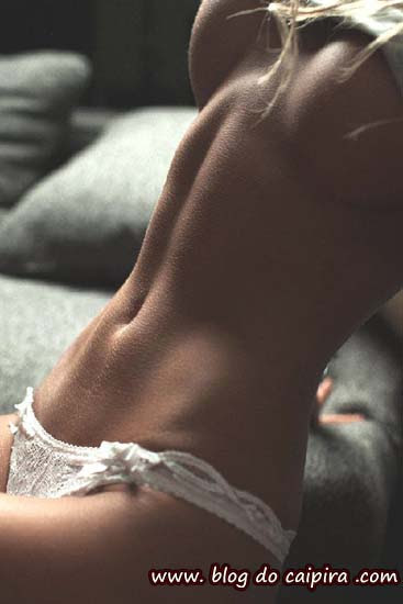 seios underboob 10