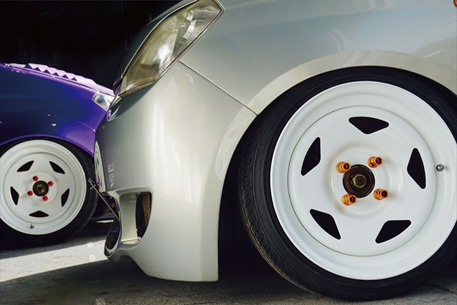 鉄チンホイールの魅力を知ろう 白のワイド ホイール を販売する専門店 鉄チンホイールをお探しなら