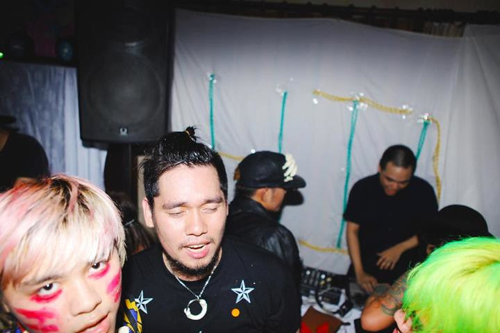 540183_10151998276080038_1390379387_n