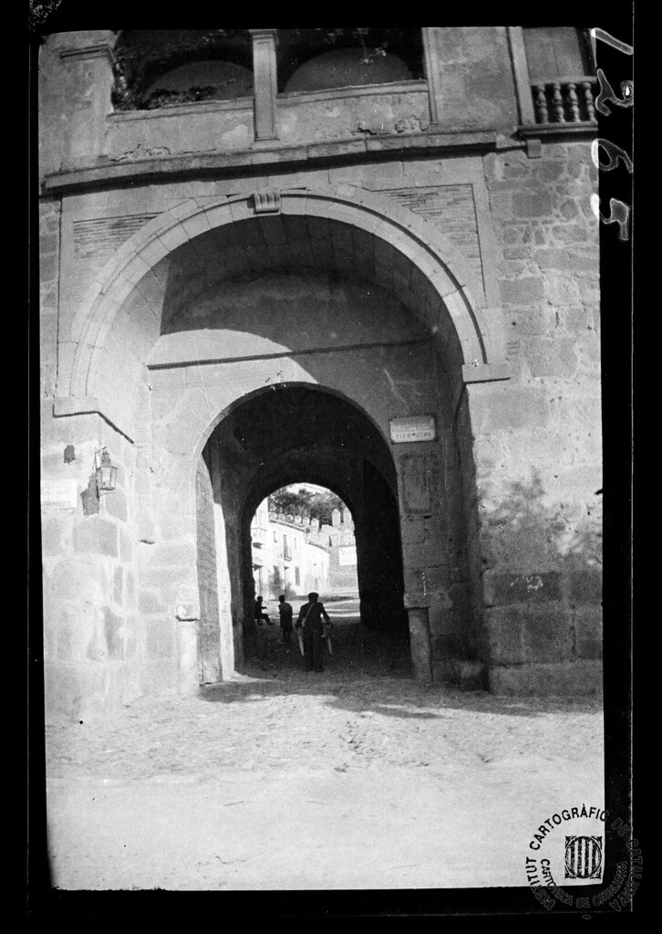 Puerta del Cambrón en 1933. Fotografía de Gonzalo de Reparaz Ruiz. © Institut Cartogràfic de Catalunya