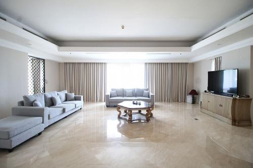 Scbd Suites Apartment For Rent Sale Jakarta Apartmentnet - 