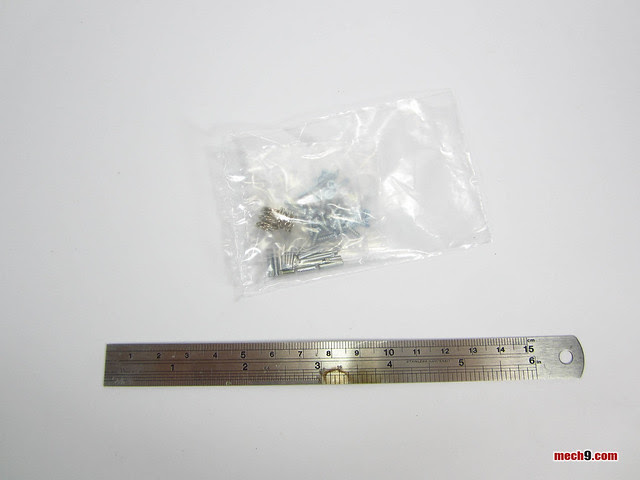 Yamato 1/60 VF-1A No Paint Kit