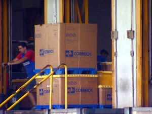 Correspondências estão paradas nas centrais dos Correios na região de Campinas (Foto: Reprodução EPTV)