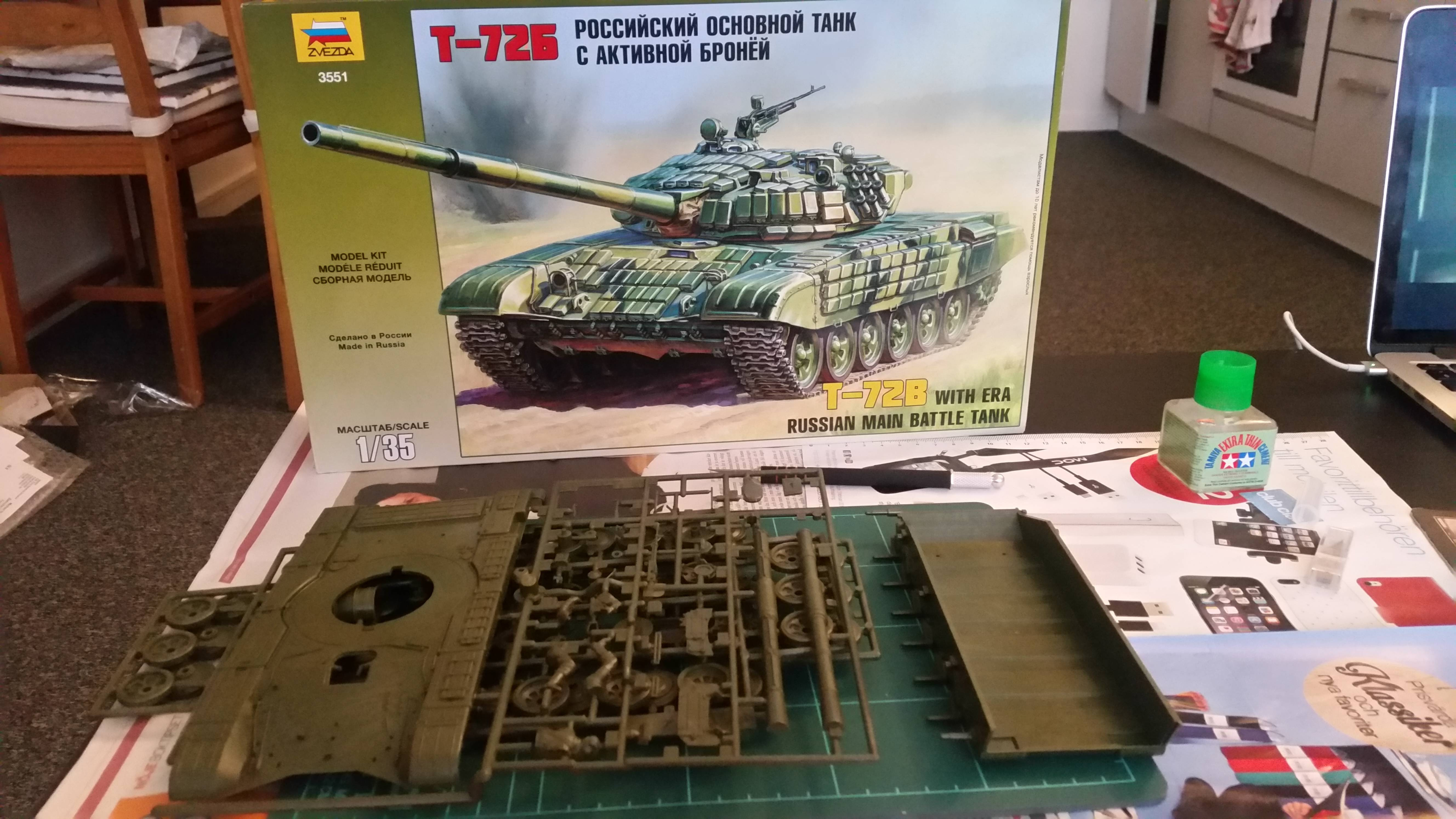 Armorama Zvezda T 72b