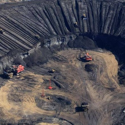Lockdown: the End of Growth in the Tar Sands