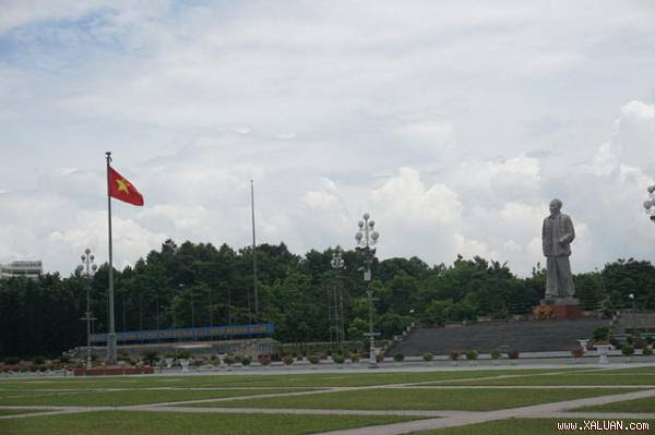  Quảng Trường Hồ Chí Minh tại TP Vinh, Nghệ An