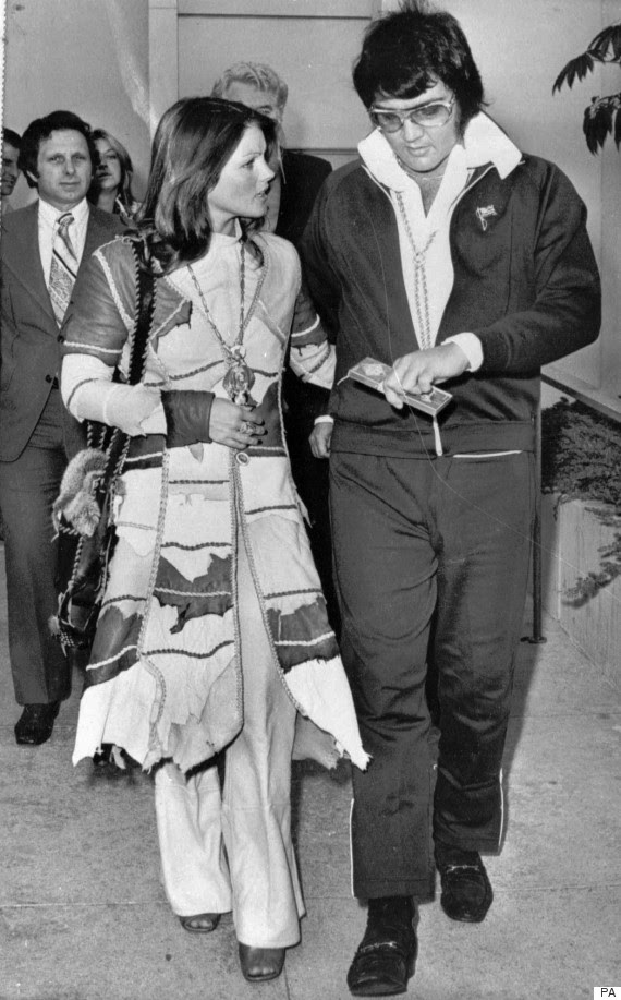 http://i.huffpost.com/gen/3604330/thumbs/o-ELVIS-PRESLEY-570.jpg?1