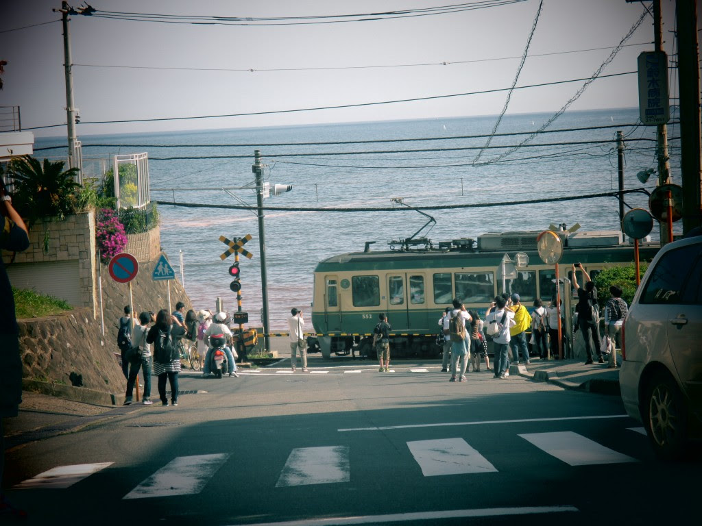アジアで一番有名な踏切 江ノ電鎌倉高校前駅 Feel 55